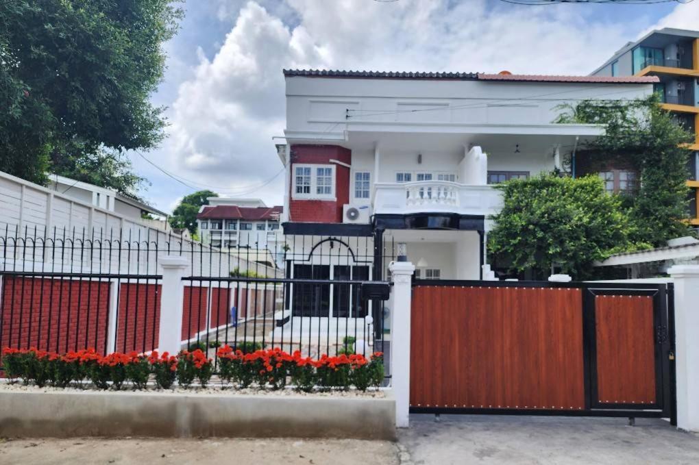 Вілла Boxsoon Nimman 2 # 4Beds 3Baths Чіангмай Екстер'єр фото