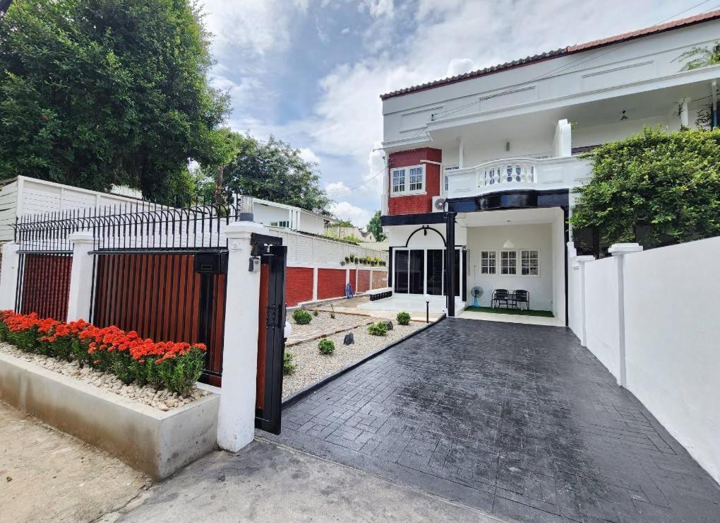 Вілла Boxsoon Nimman 2 # 4Beds 3Baths Чіангмай Екстер'єр фото